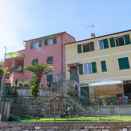 Casa Rosa Rapallo, Peaceful Multiple Surrounded By Greenery With Free Parking, Wifi & Air Conditioning, Welcome Kit Priority With Prosecco شقة *