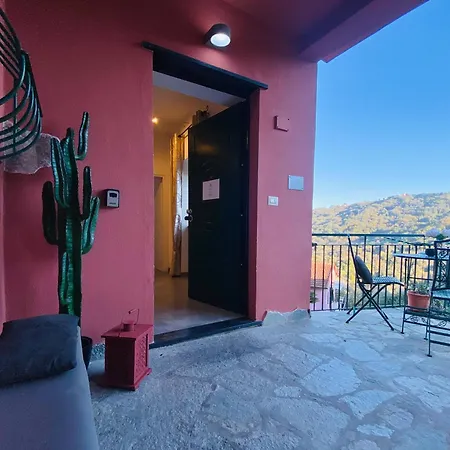 Casa Rosa Rapallo, Peaceful Multiple Surrounded By Greenery With Free Parking, Wifi & Air Conditioning, Welcome Kit Priority With Prosecco راباللو