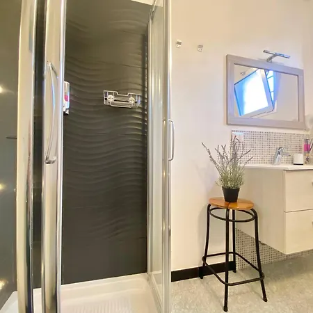 Casa Rosa Rapallo, Peaceful Multiple Surrounded By Greenery With Free Parking, Wifi & Air Conditioning, Welcome Kit Priority With Prosecco