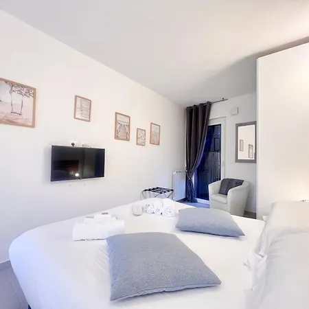 Casa Rosa, 아파트 *