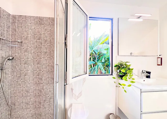 Casa Rosa, * Ραπάλο