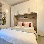 Casa Rosa, * ラッパロ