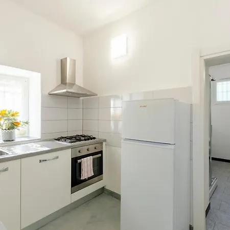 Casa Rosa, Rapallo, Peaceful Multiple Surrounded By Greenery With Free Parking, Wifi & Air Conditioning, Welcome Kit Priority With Prosecco Rapallo