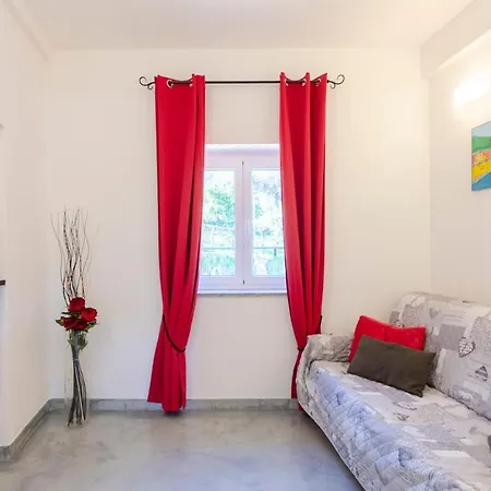 Casa Rosa, Peaceful Surrounded By Greenery With Free Parking, Wifi & Air Conditioning * Rapallo