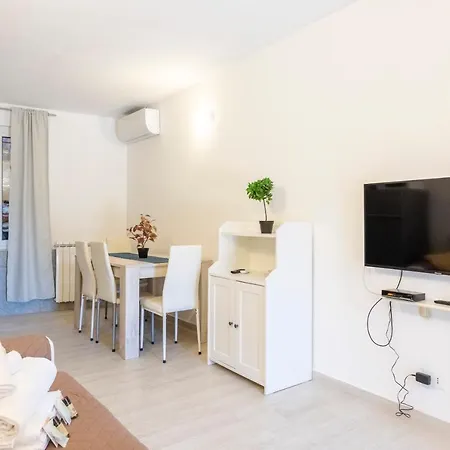 Apartment Casa Rosa, Peaceful Surrounded By Greenery With Free Parking, Wifi & Air Conditioning
