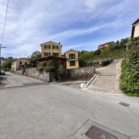 Apartment Casa Rosa, Peaceful Surrounded By Greenery With Free Parking, Wifi & Air Conditioning Rapallo