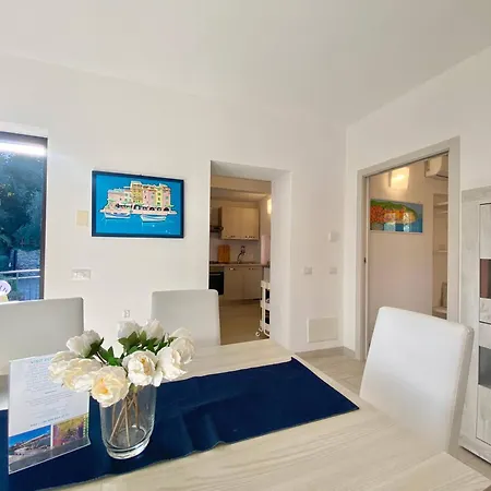 Casa Rosa, Peaceful Surrounded By Greenery With Free Parking, Wifi & Air Conditioning *
