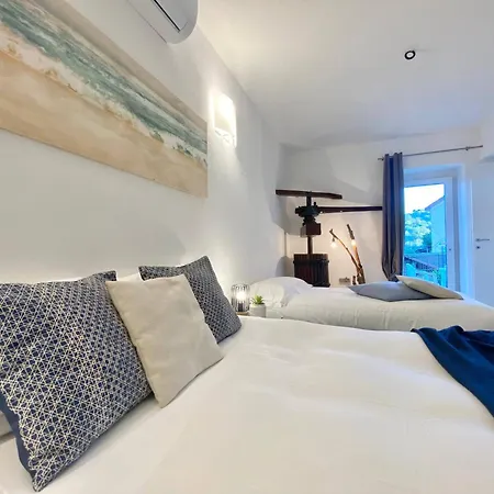 Casa Rosa, Peaceful Surrounded By Greenery With Free Parking, Wifi & Air Conditioning