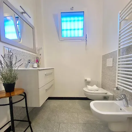 Appartement Casa Rosa Rapallo, Peaceful Multiple Surrounded By Greenery With Free Parking, Wifi & Air Conditioning, Welcome Kit Priority With Prosecco