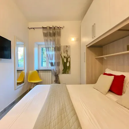Apartment Casa Rosa, Peaceful Surrounded By Greenery With Free Parking, Wifi & Air Conditioning Rapallo
