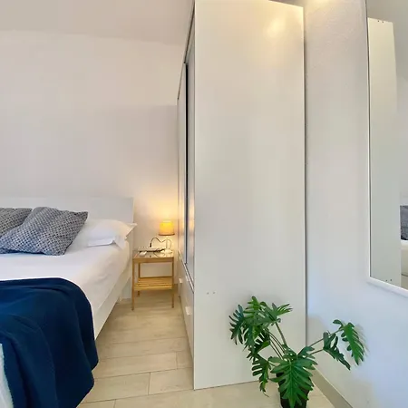 Casa Rosa, Peaceful Surrounded By Greenery With Free Parking, Wifi & Air Conditioning Rapallo
