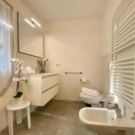 Casa Rosa Rapallo, Peaceful Multiple Surrounded By Greenery With Free Parking, Wifi & Air Conditioning, Welcome Kit Priority With Prosecco Rapallo